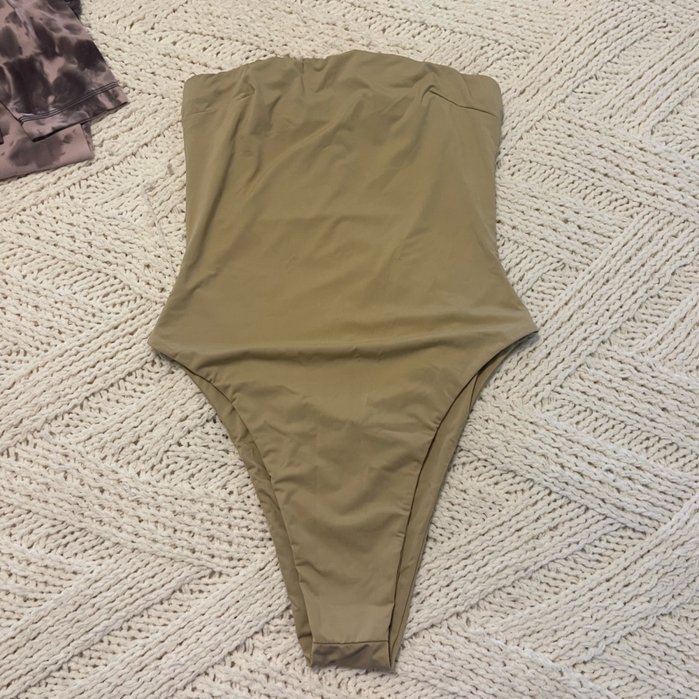 Myra swim Aloe one piece - Color Bisque -size Medium